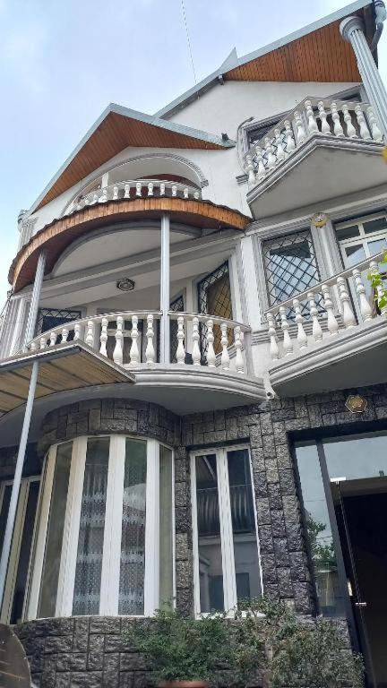 Marieli Hotel Tbilisi Exterior foto